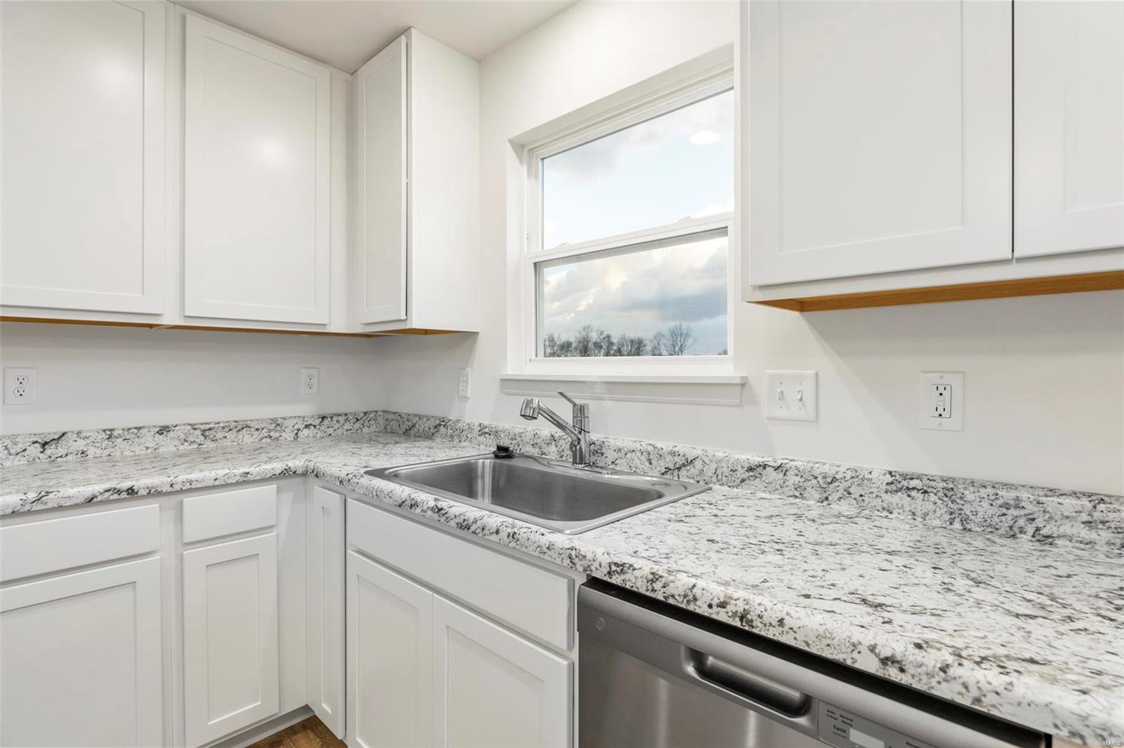 97 Lamar Parkway Property Photo 10