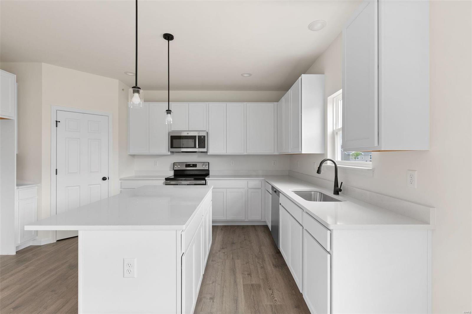 128 Day Lily Lane Property Photo 7