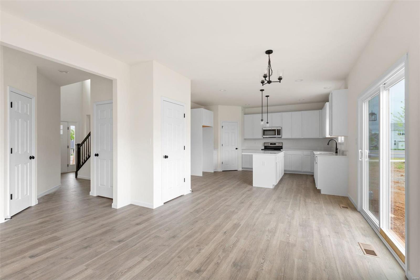 128 Day Lily Lane Property Photo 11