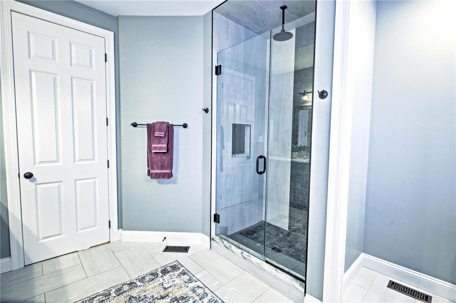 519 Woodcliff Heights Drive Property Photo 32