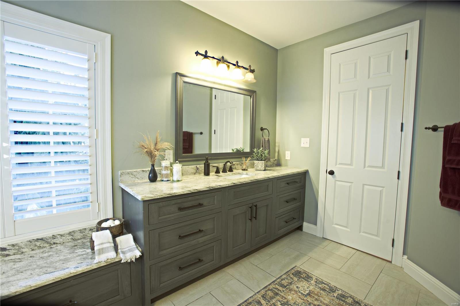 519 Woodcliff Heights Drive Property Photo 33