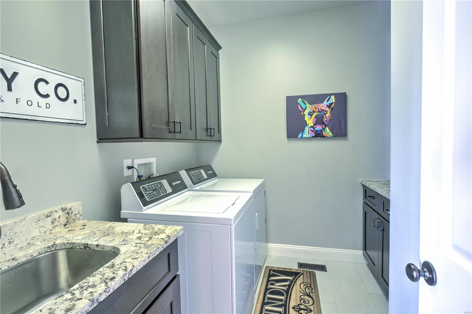 519 Woodcliff Heights Drive Property Photo 35