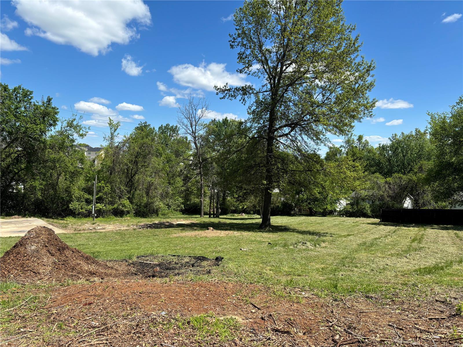 2370 Ridgecrest Drive Property Photo 3
