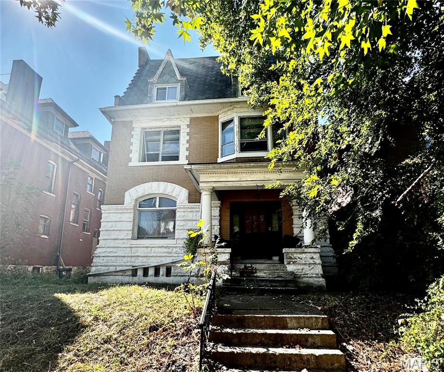 5174 Cabanne Avenue Property Photo 1
