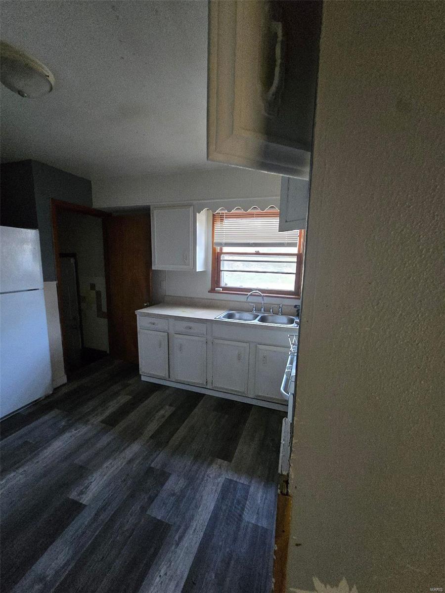 8553 Jenny Drive Property Photo 4