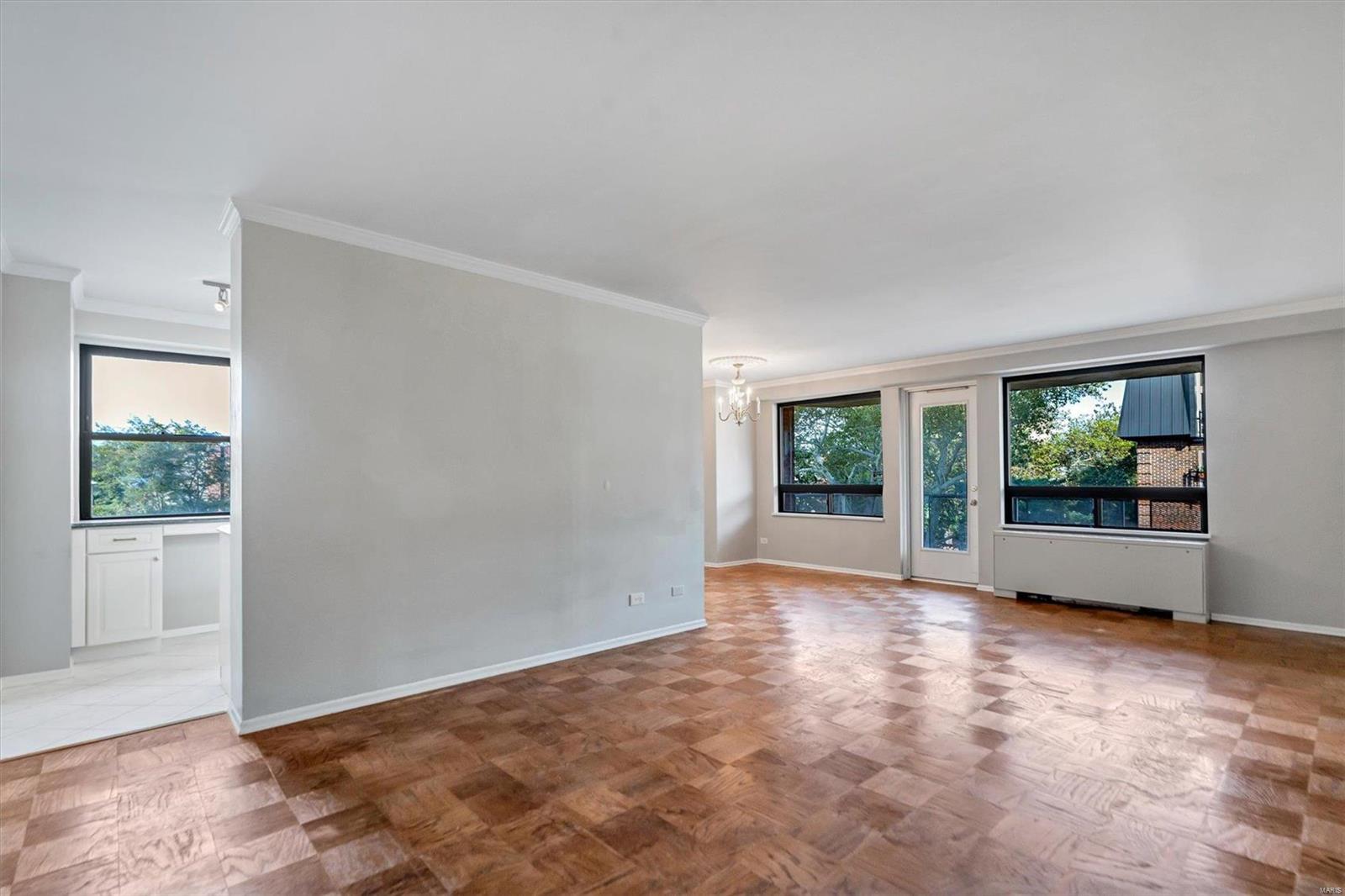 4466 W Pine Boulevard 3e Property Photo 10
