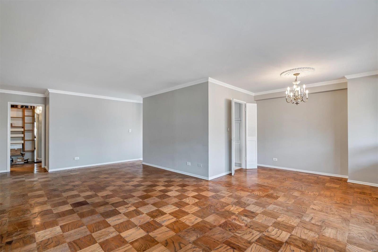 4466 W Pine Boulevard 3e Property Photo 12