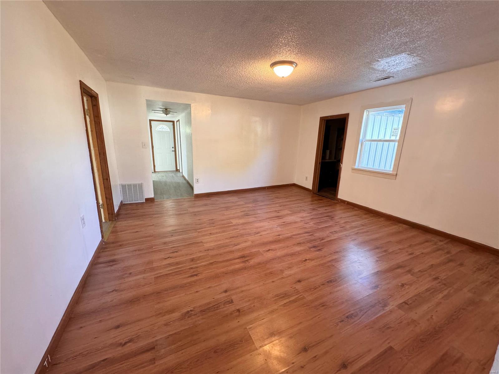 305 S Main Street Property Photo 11