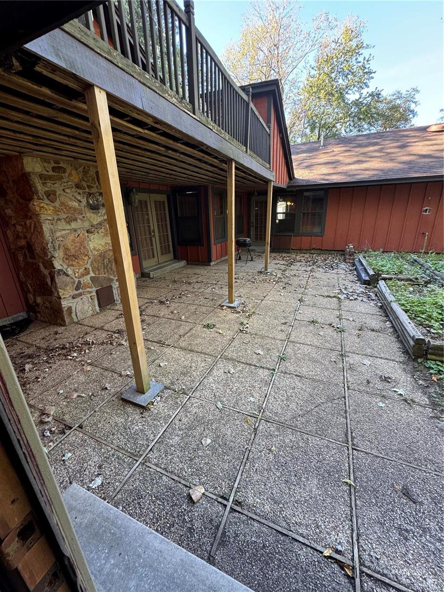 22 Greenbriar Drive Property Photo 4