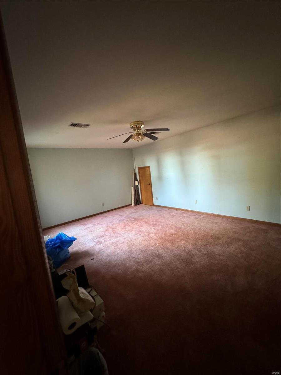 22 Greenbriar Drive Property Photo 9