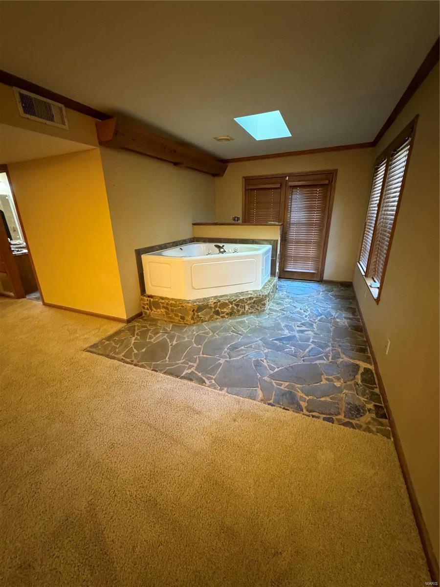 22 Greenbriar Drive Property Photo 12