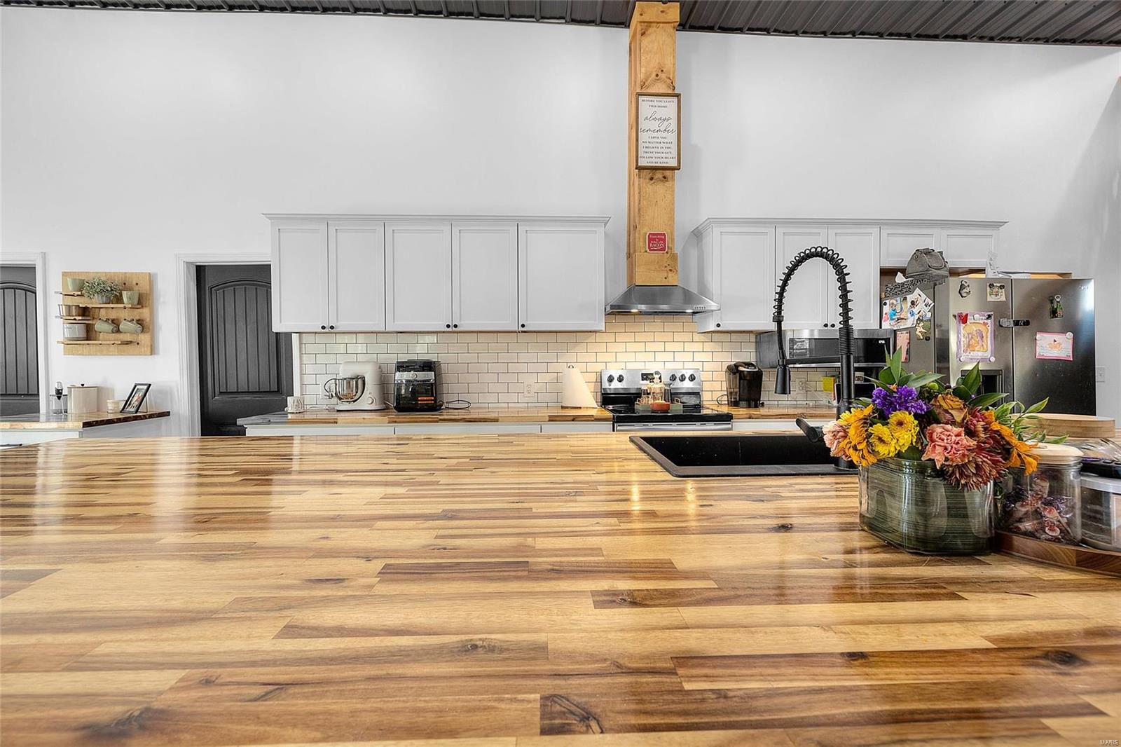 10410 Business 21 Property Photo 11