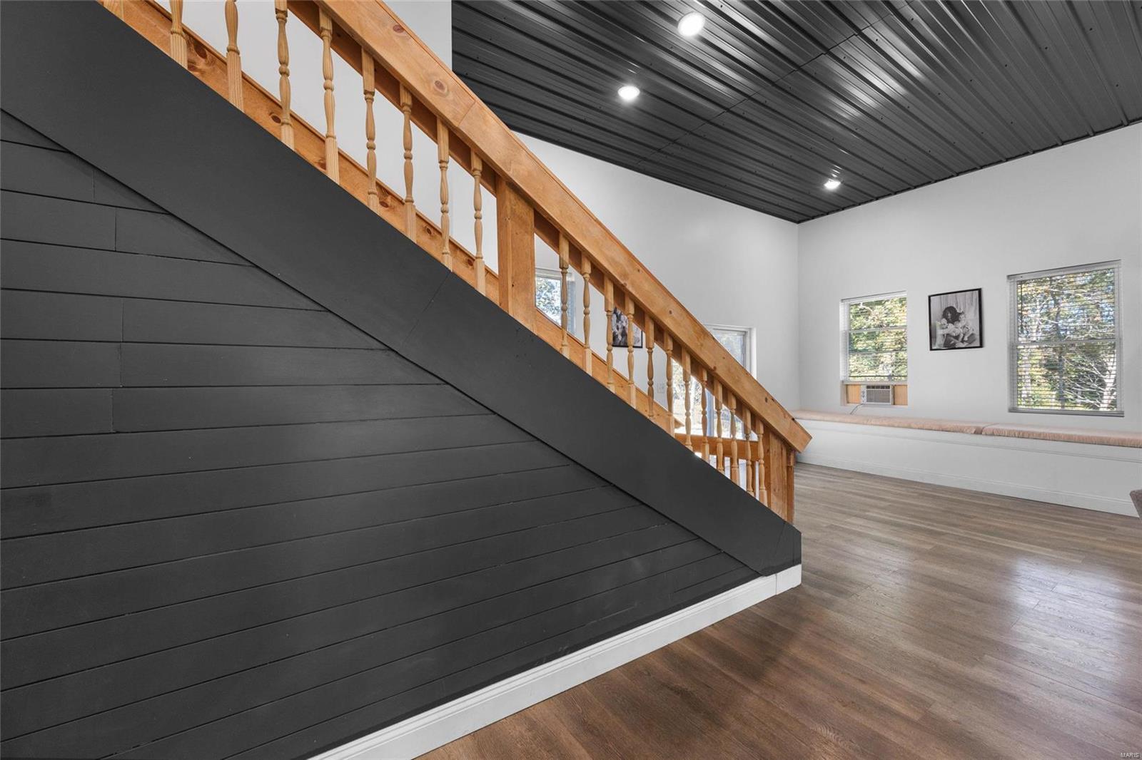 10410 Business 21 Property Photo 13