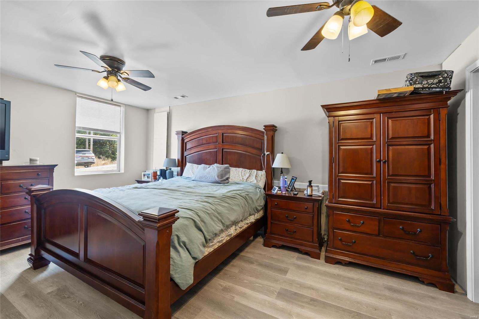 10410 Business 21 Property Photo 18