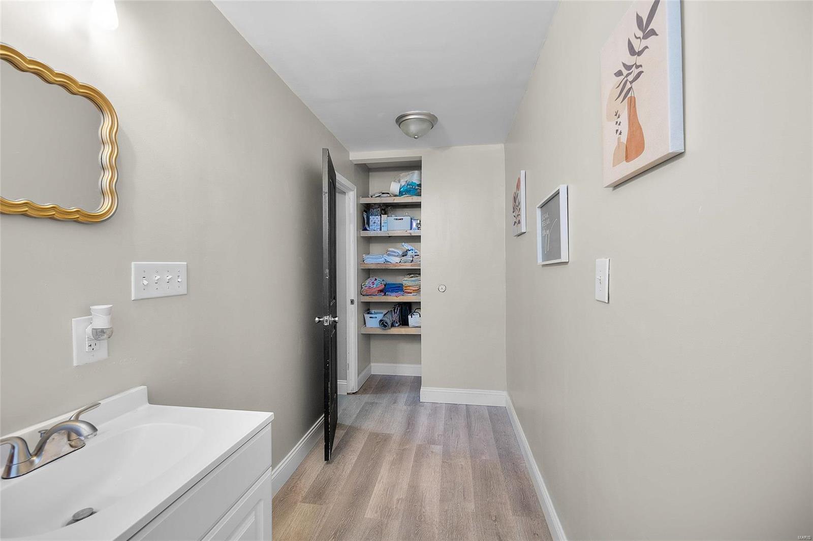 10410 Business 21 Property Photo 21