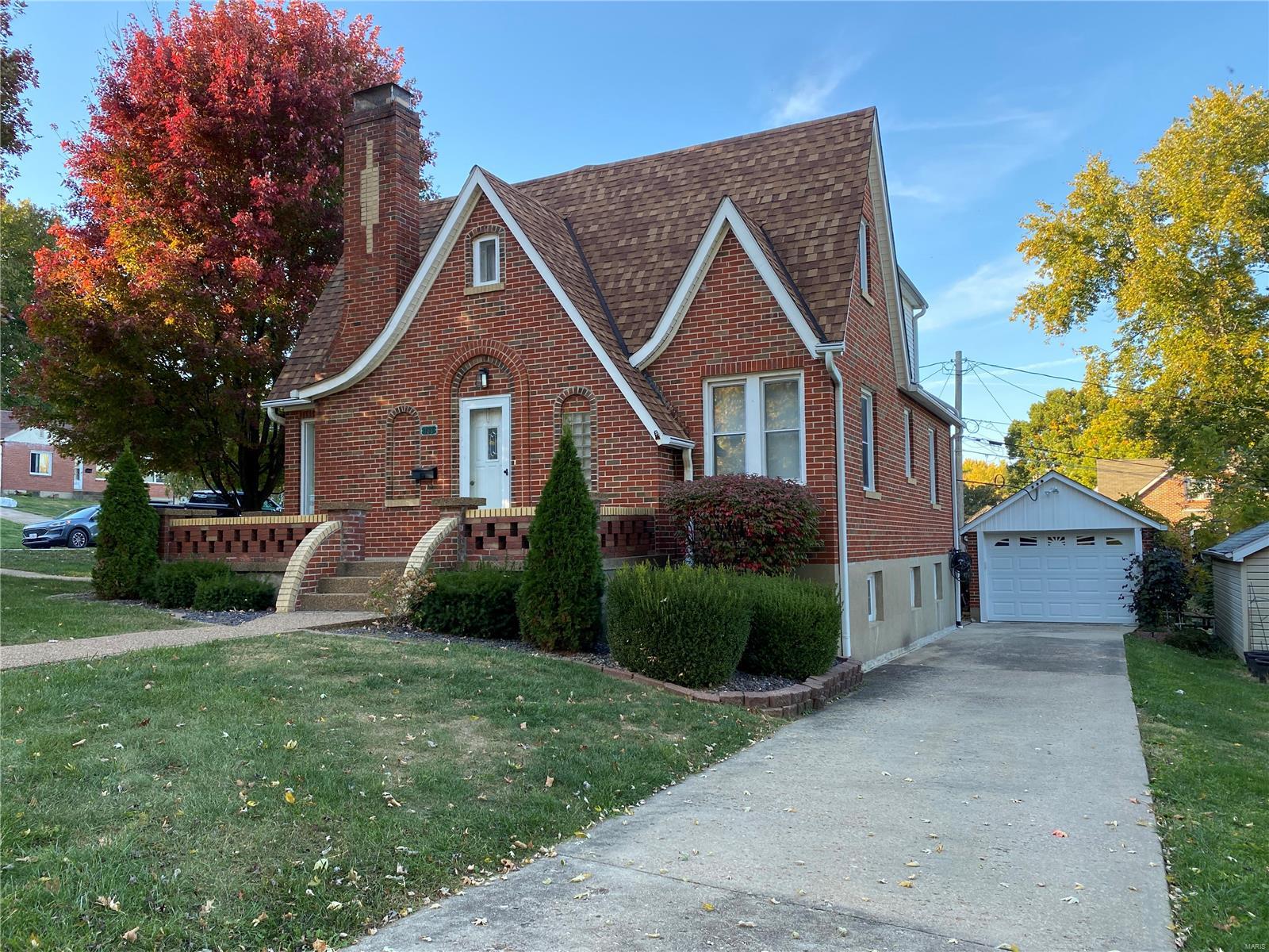 437 Stark Boulevard Property Photo 3