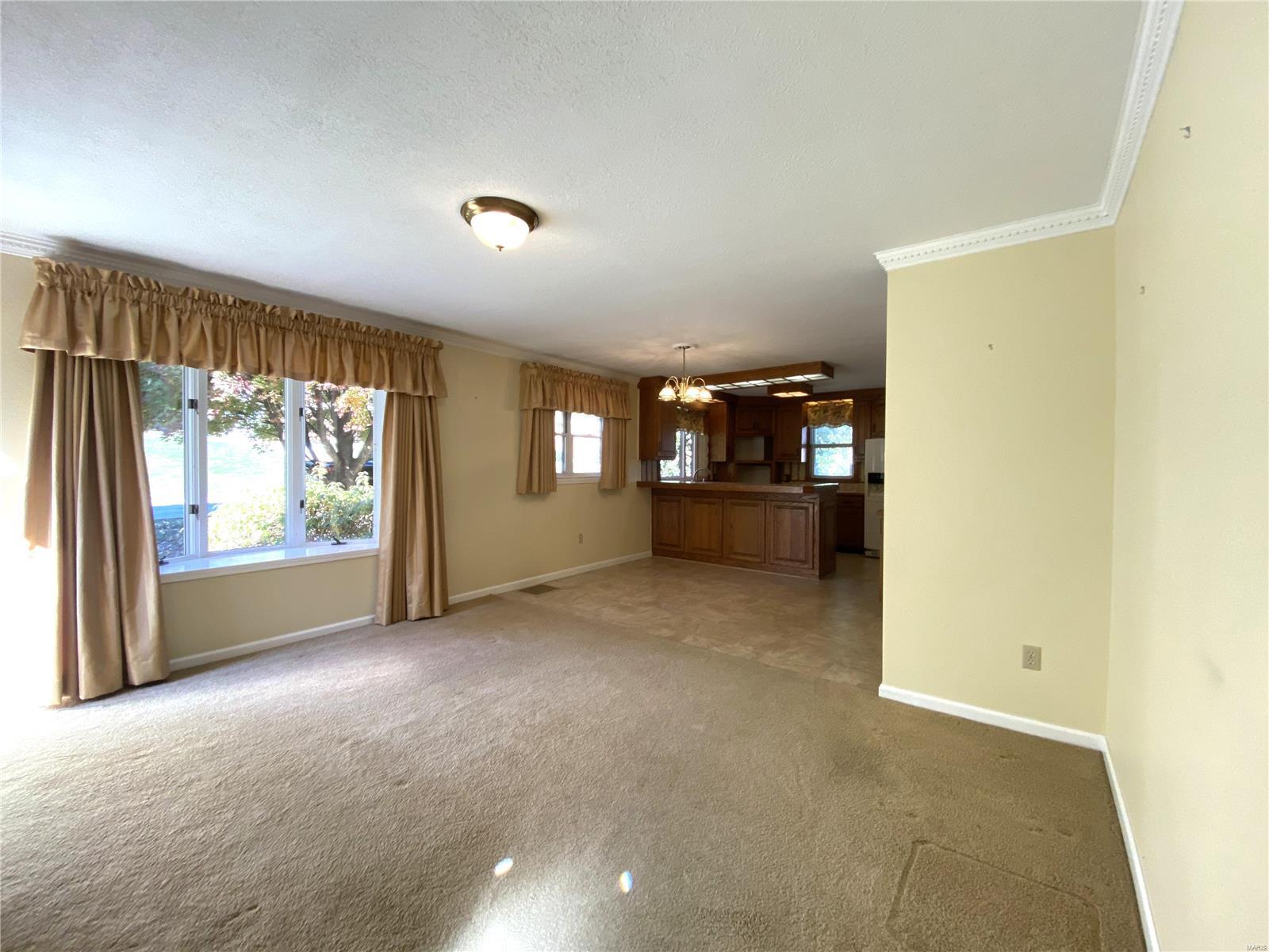 437 Stark Boulevard Property Photo 8