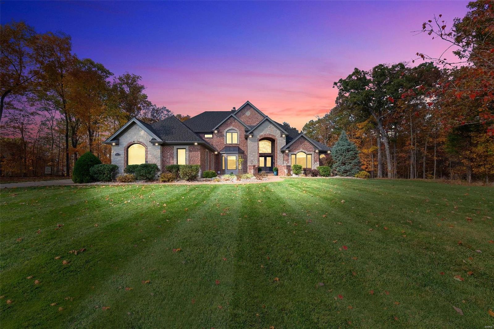 725 Crown Pointe Farms Property Photo 1