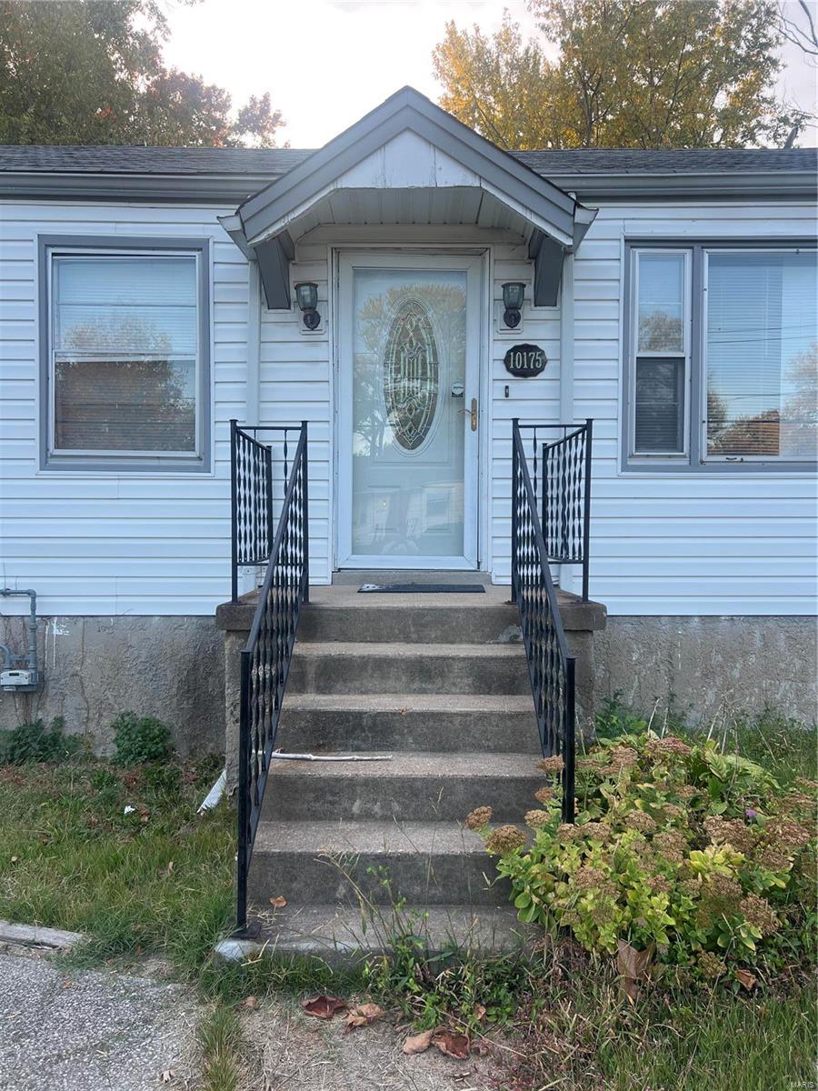 10175 Cloverdale Drive Property Photo 1