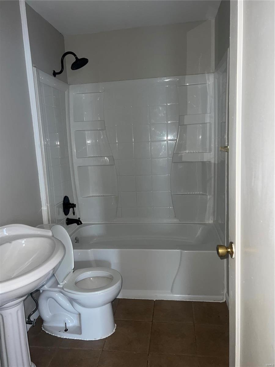 10175 Cloverdale Drive Property Photo 4