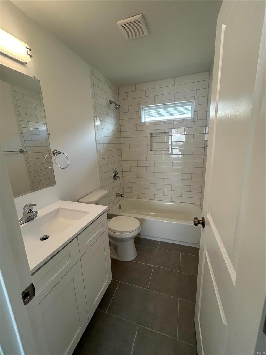 3716 Hebert St Property Photo 5