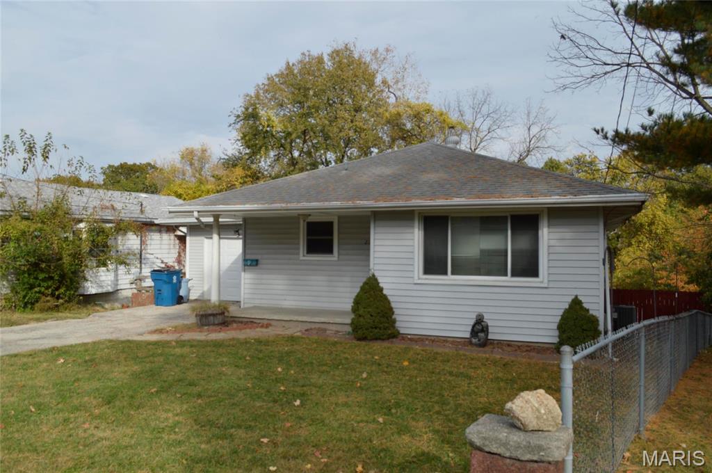 2108 Holland St Property Photo 1