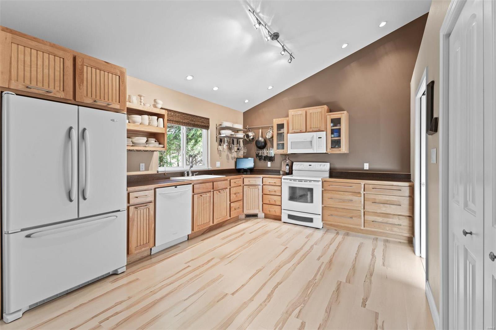 1780 Lakeshore Drive Property Photo 25