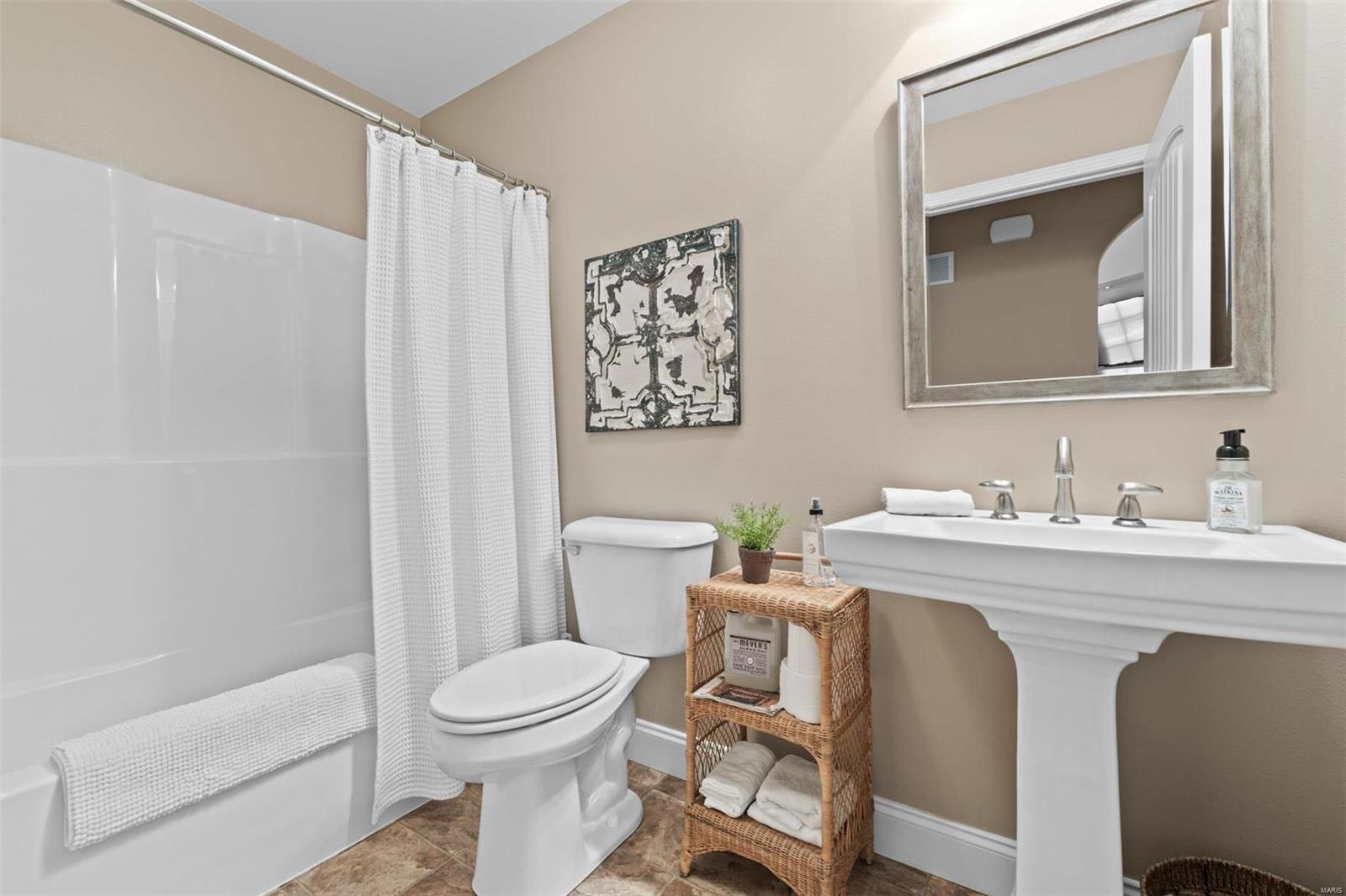 1780 Lakeshore Drive Property Photo 37
