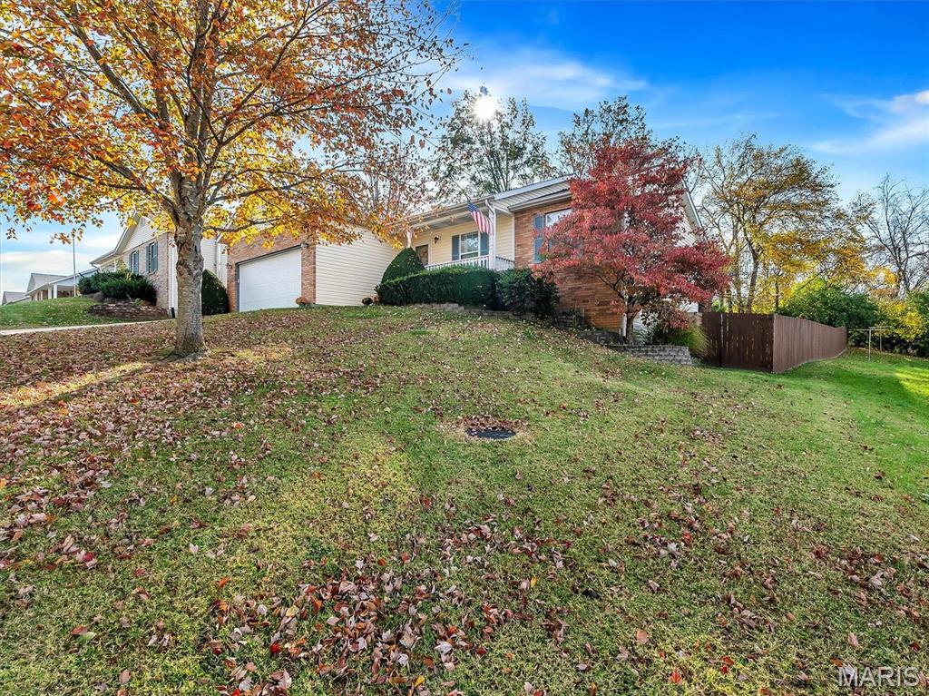 2352 Brookview Drive Property Photo 3