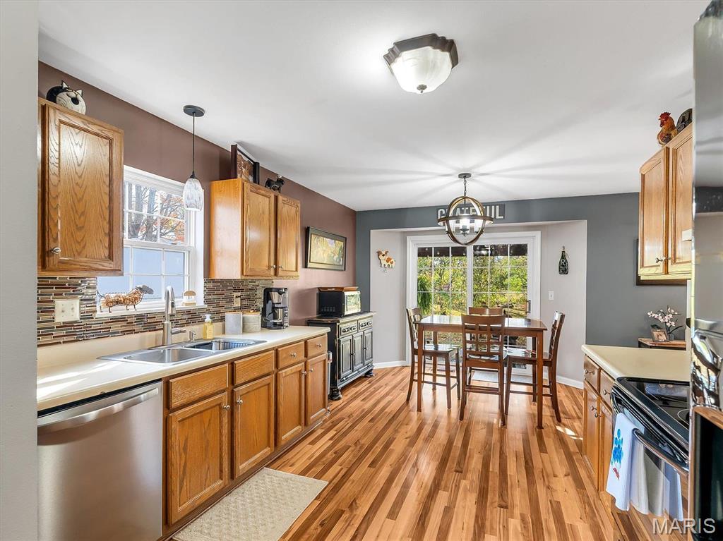 2352 Brookview Drive Property Photo 13