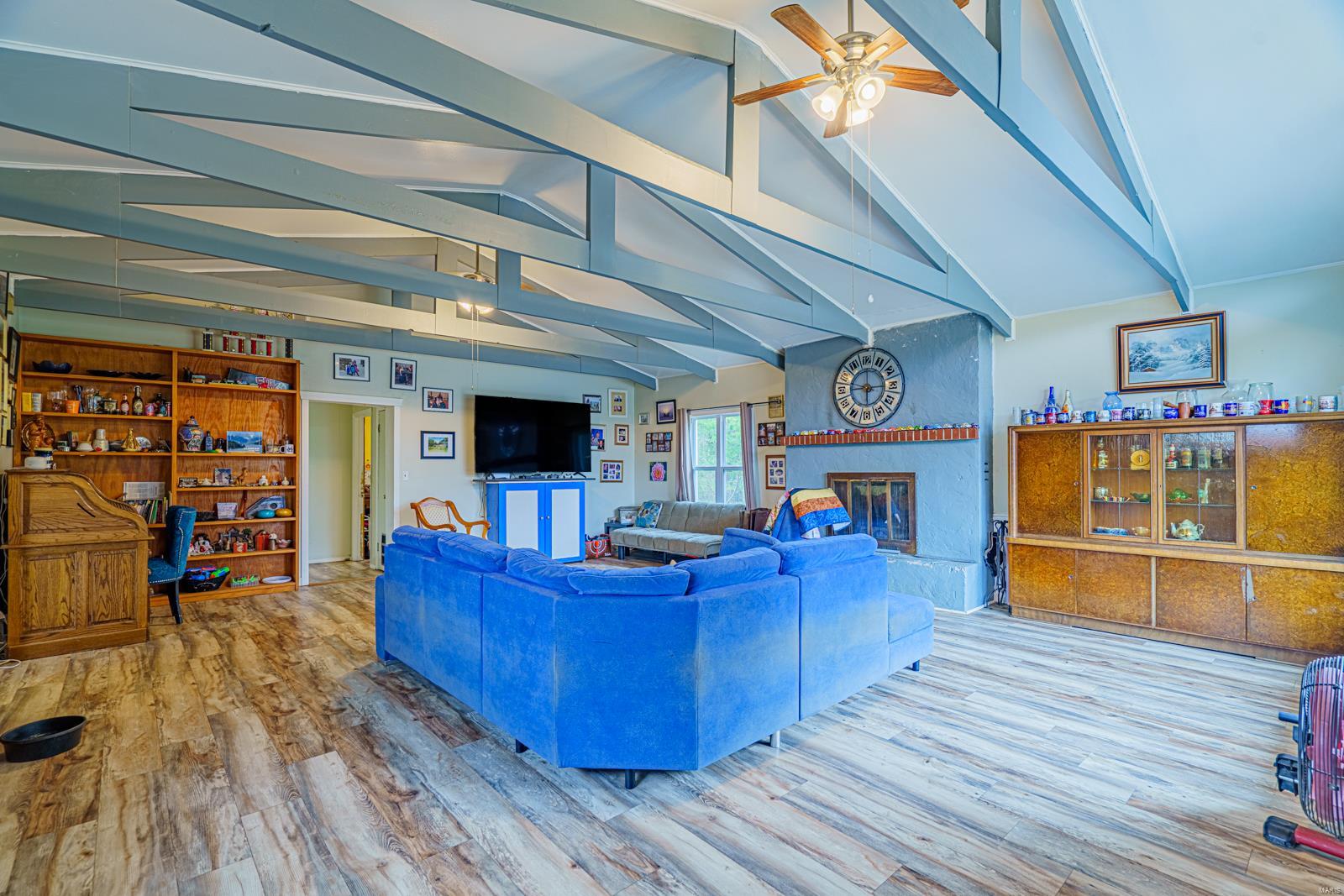 10665 Old Highway 66 Property Photo 4