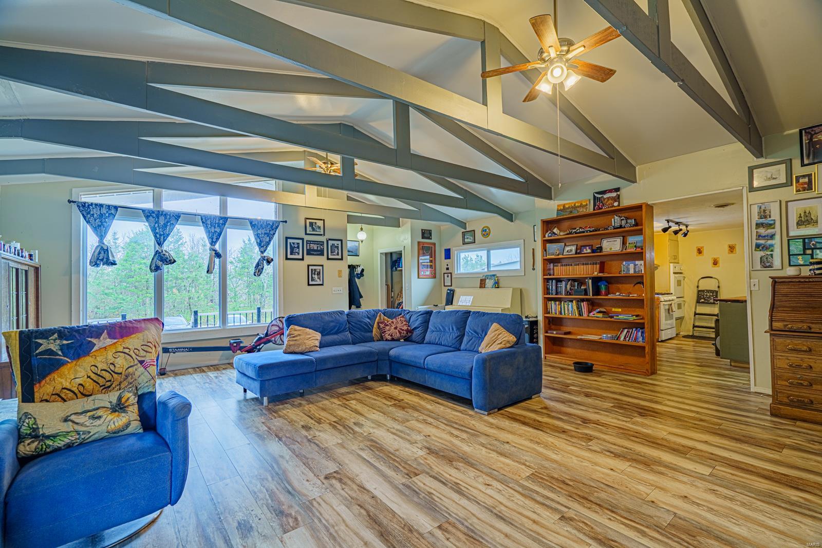 10665 Old Highway 66 Property Photo 6