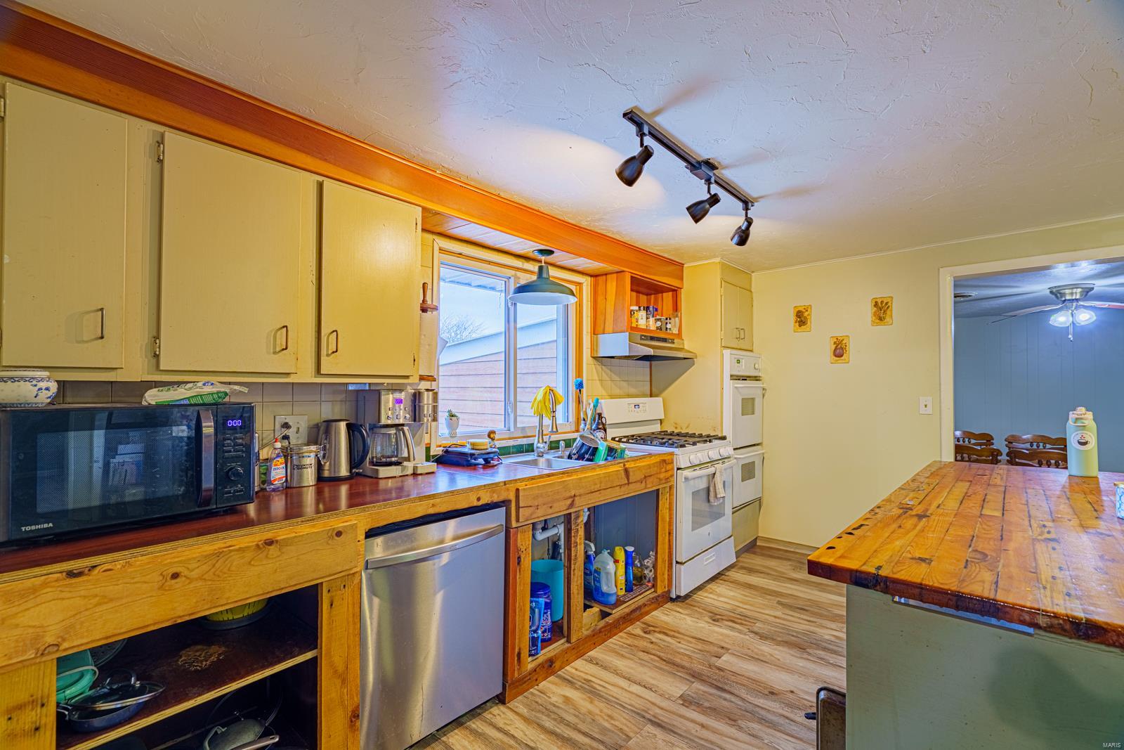 10665 Old Highway 66 Property Photo 8