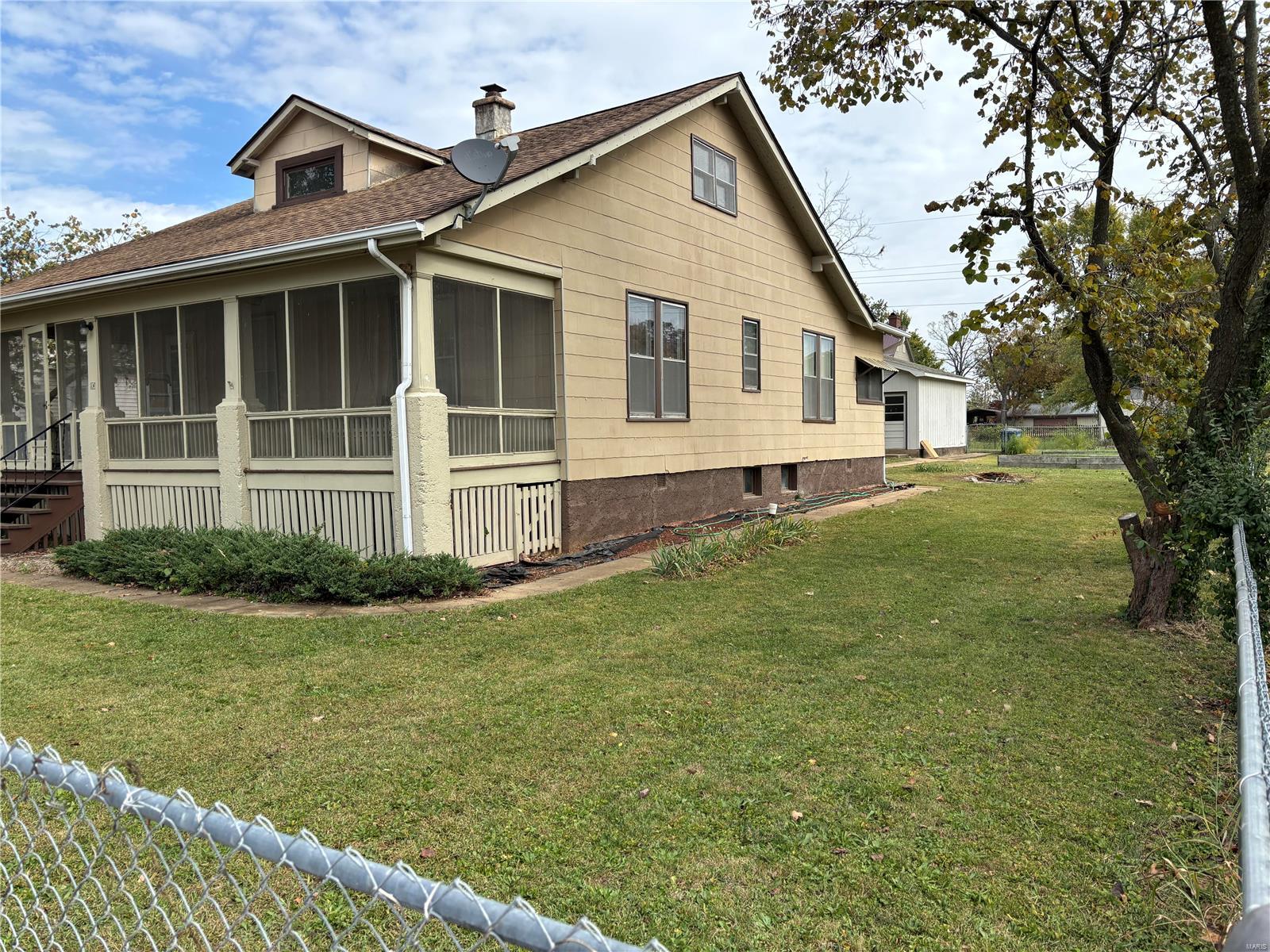 110 N White Oak Street Property Photo