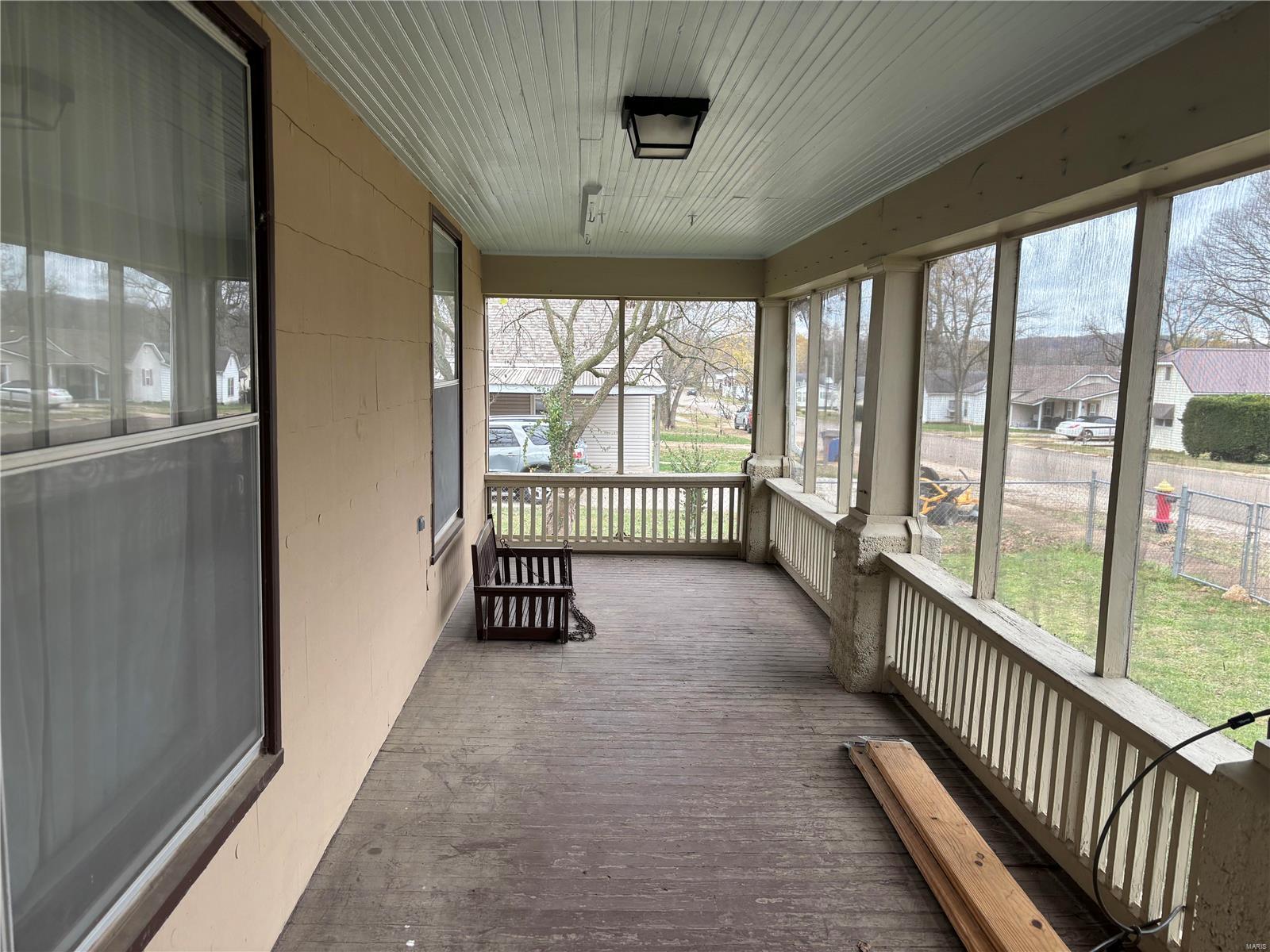 110 N White Oak Street Property Photo 2
