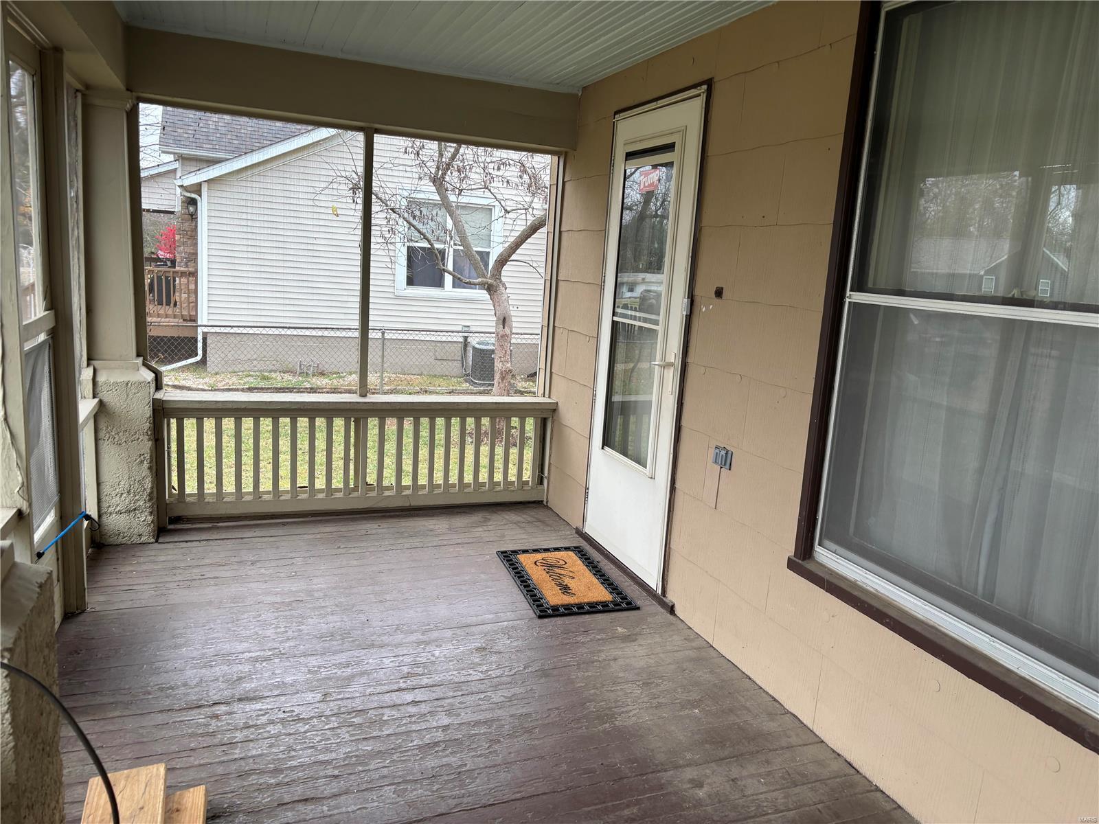 110 N White Oak Street Property Photo 4