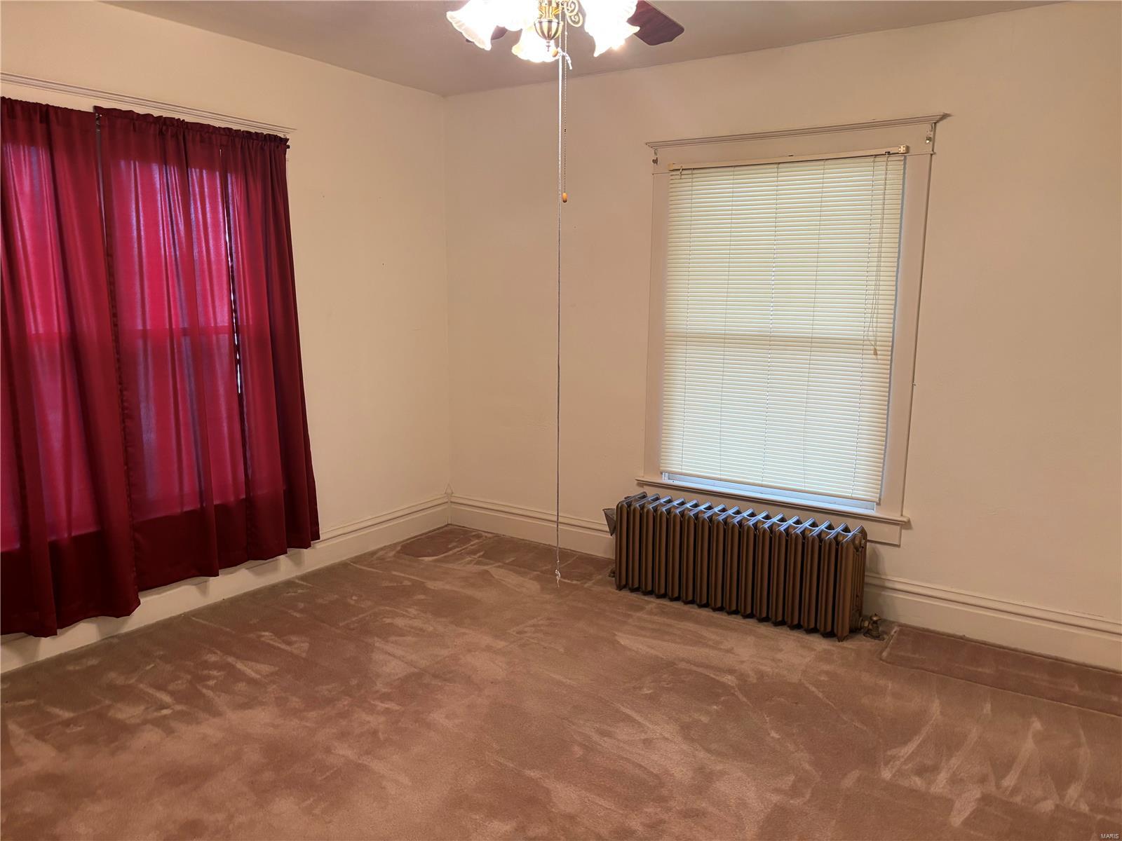 110 N White Oak Street Property Photo 16