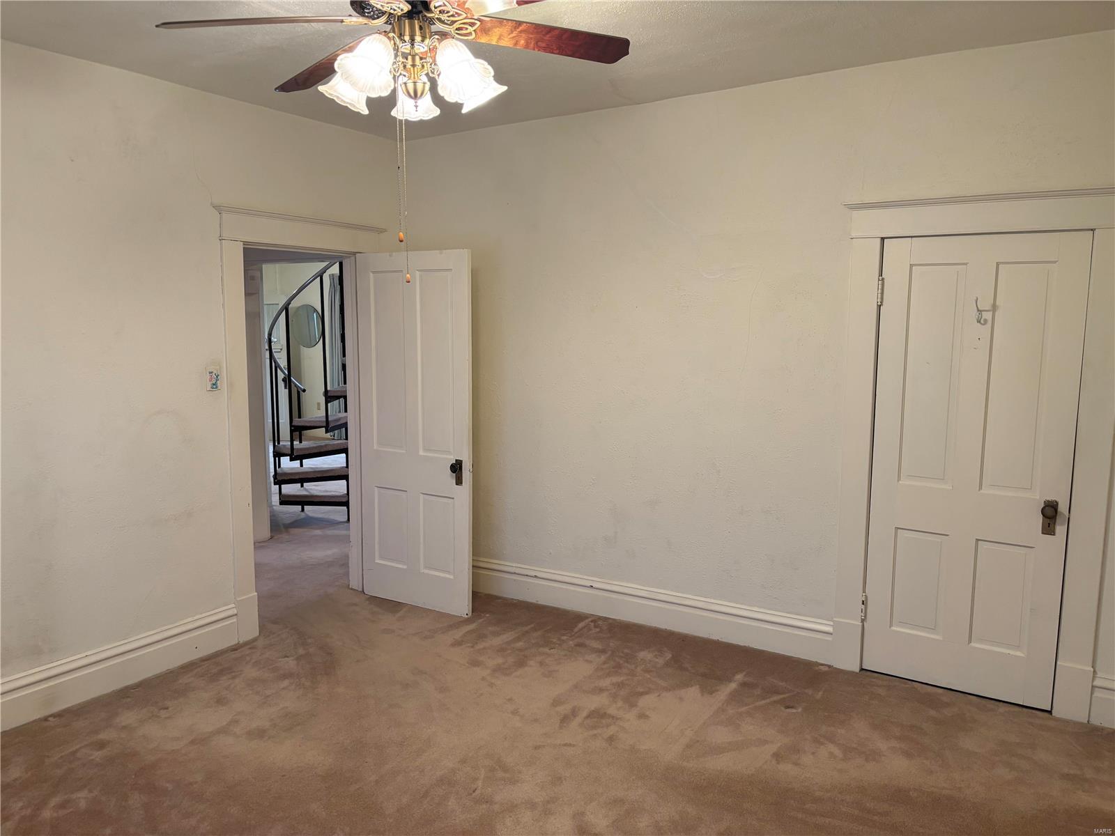 110 N White Oak Street Property Photo 17