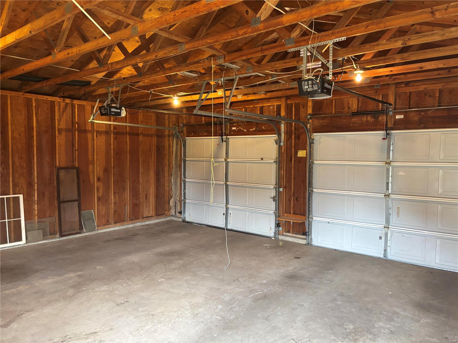 110 N White Oak Street Property Photo 23