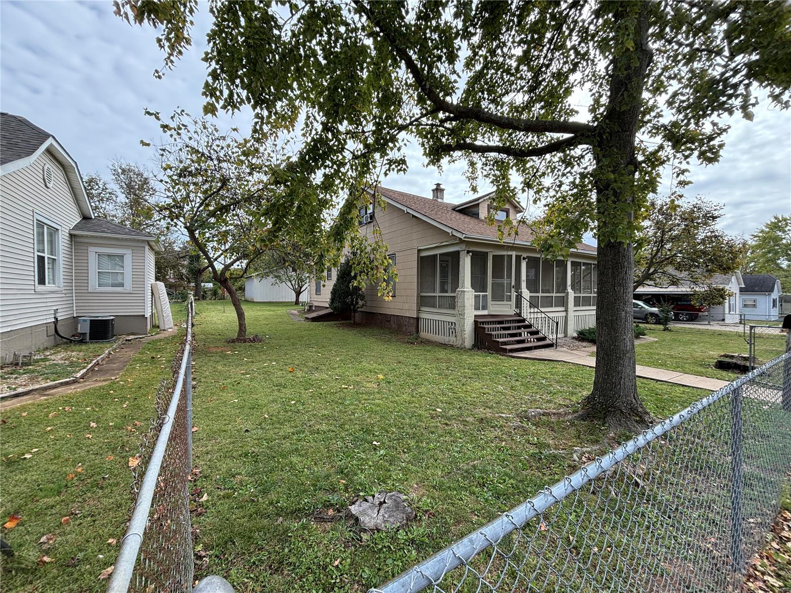 110 N White Oak Street Property Photo 25