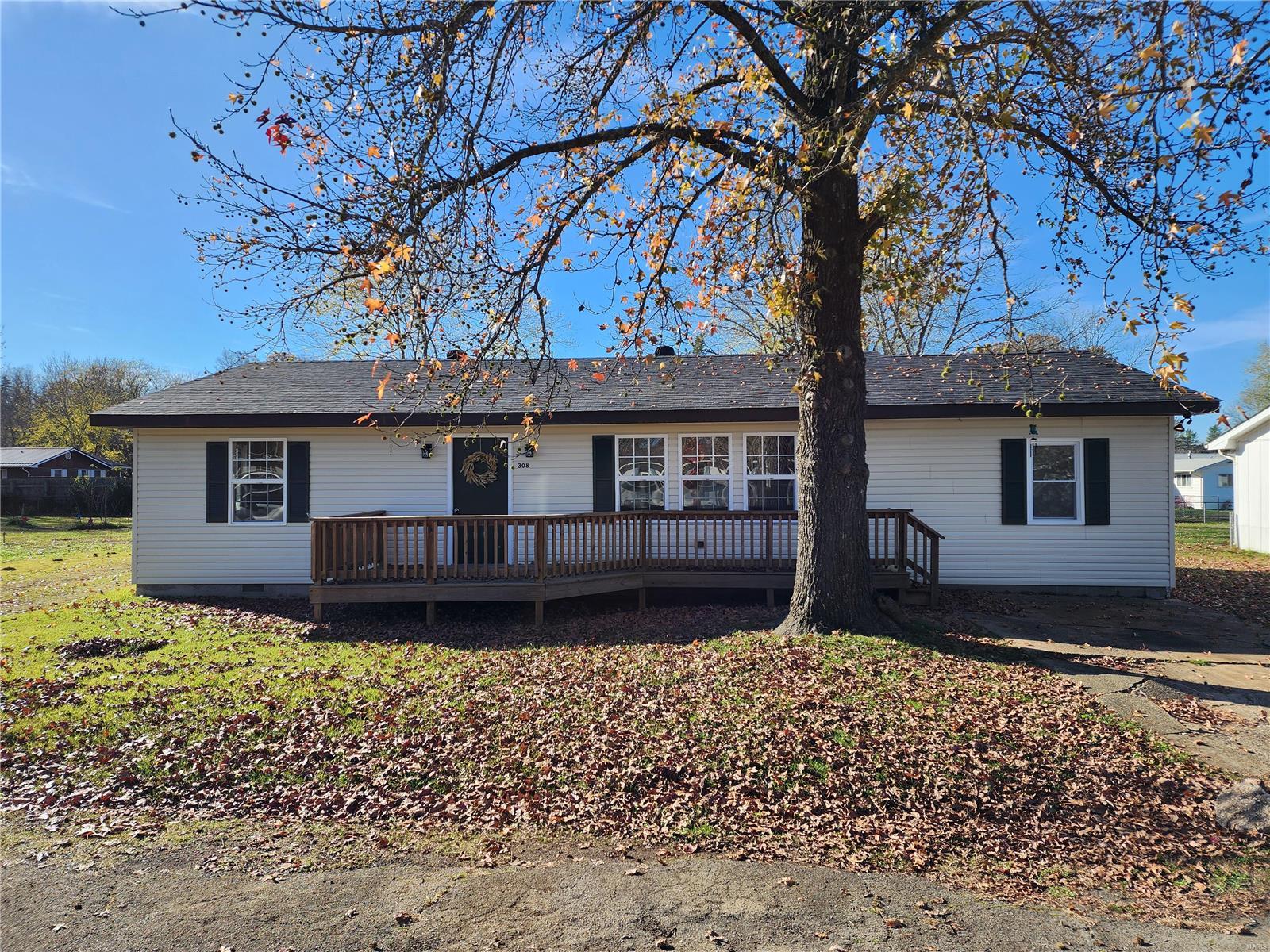 308 Navajo St
