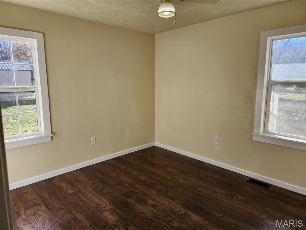 308 Navajo St Property Photo 11