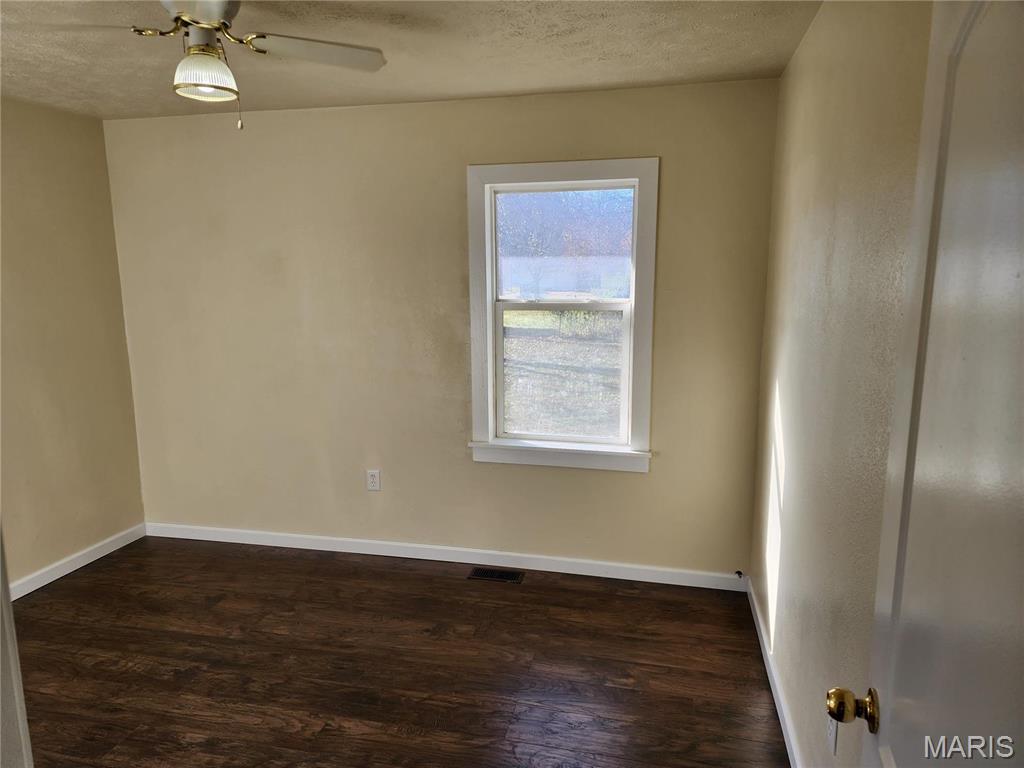 308 Navajo St Property Photo 12