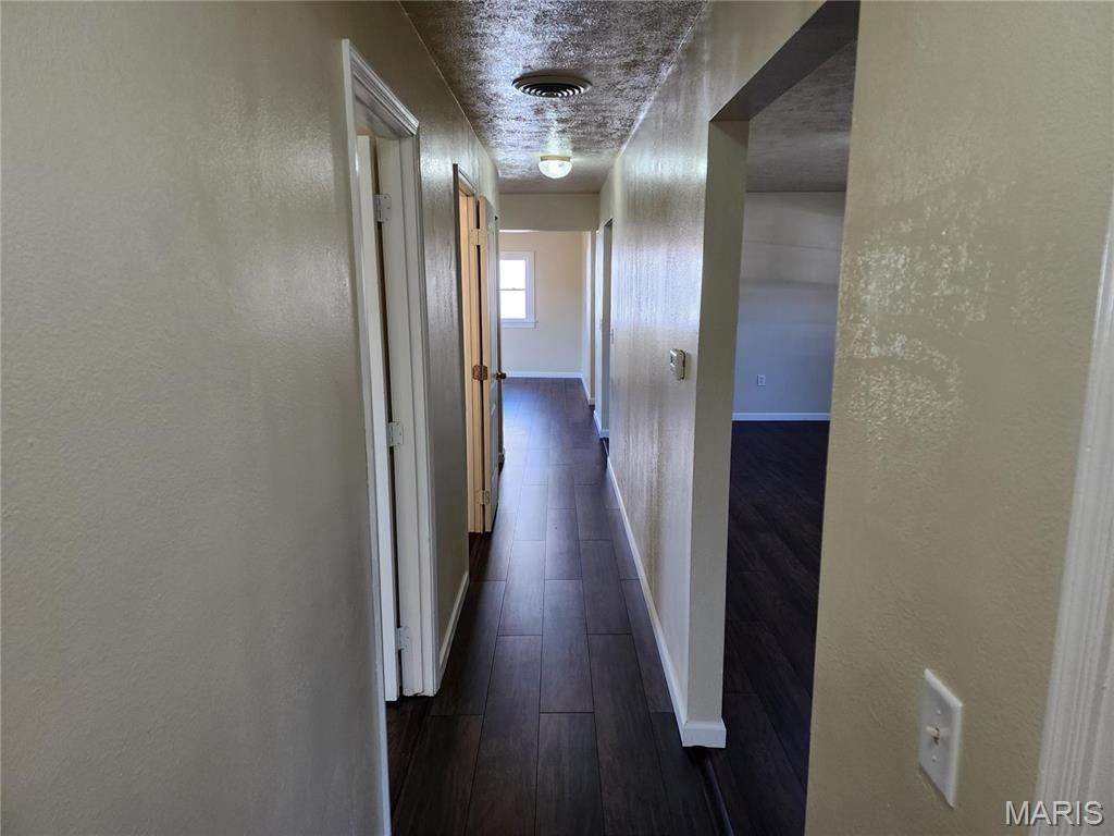308 Navajo St Property Photo 13