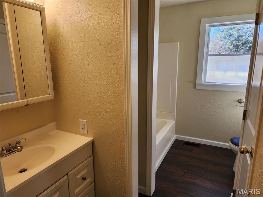 308 Navajo St Property Photo 16