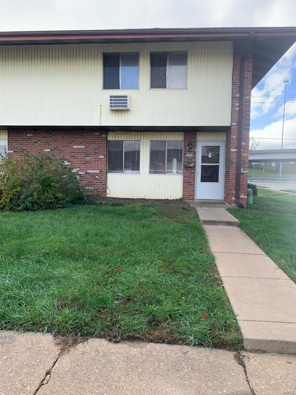7200 Hazelcrest Property Photo 1