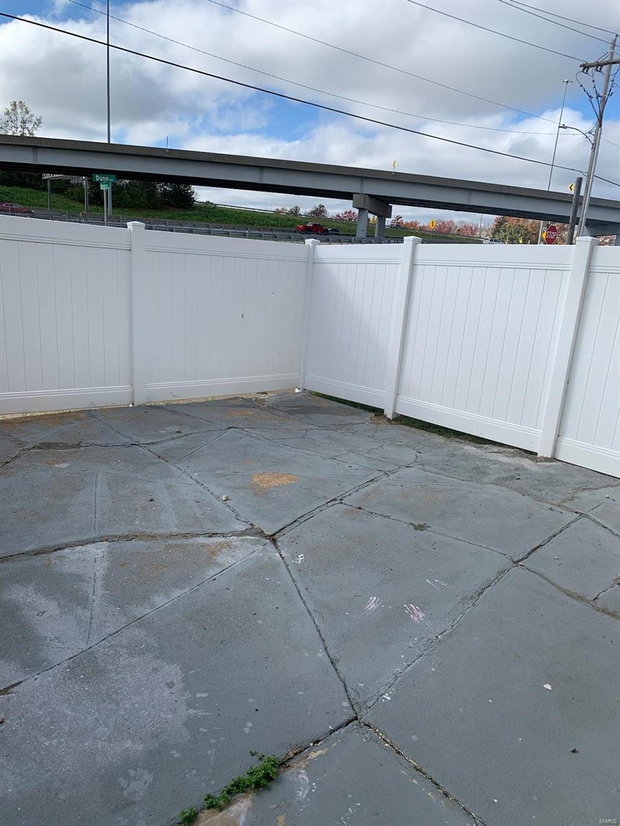 7200 Hazelcrest Property Photo 13