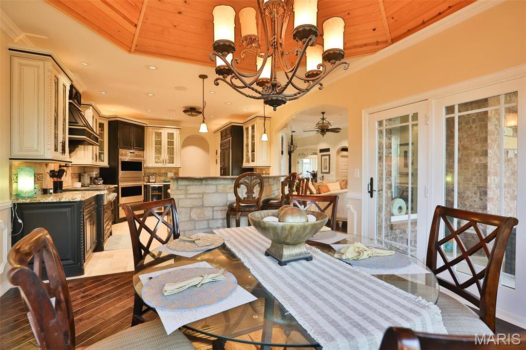 7406 Creek Ridge Lane Property Photo 8