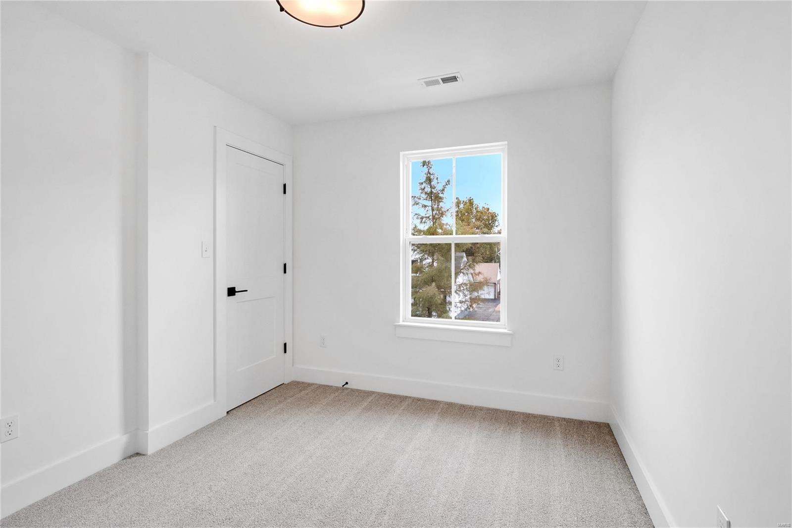 6927 Sutherland Avenue Property Photo 29