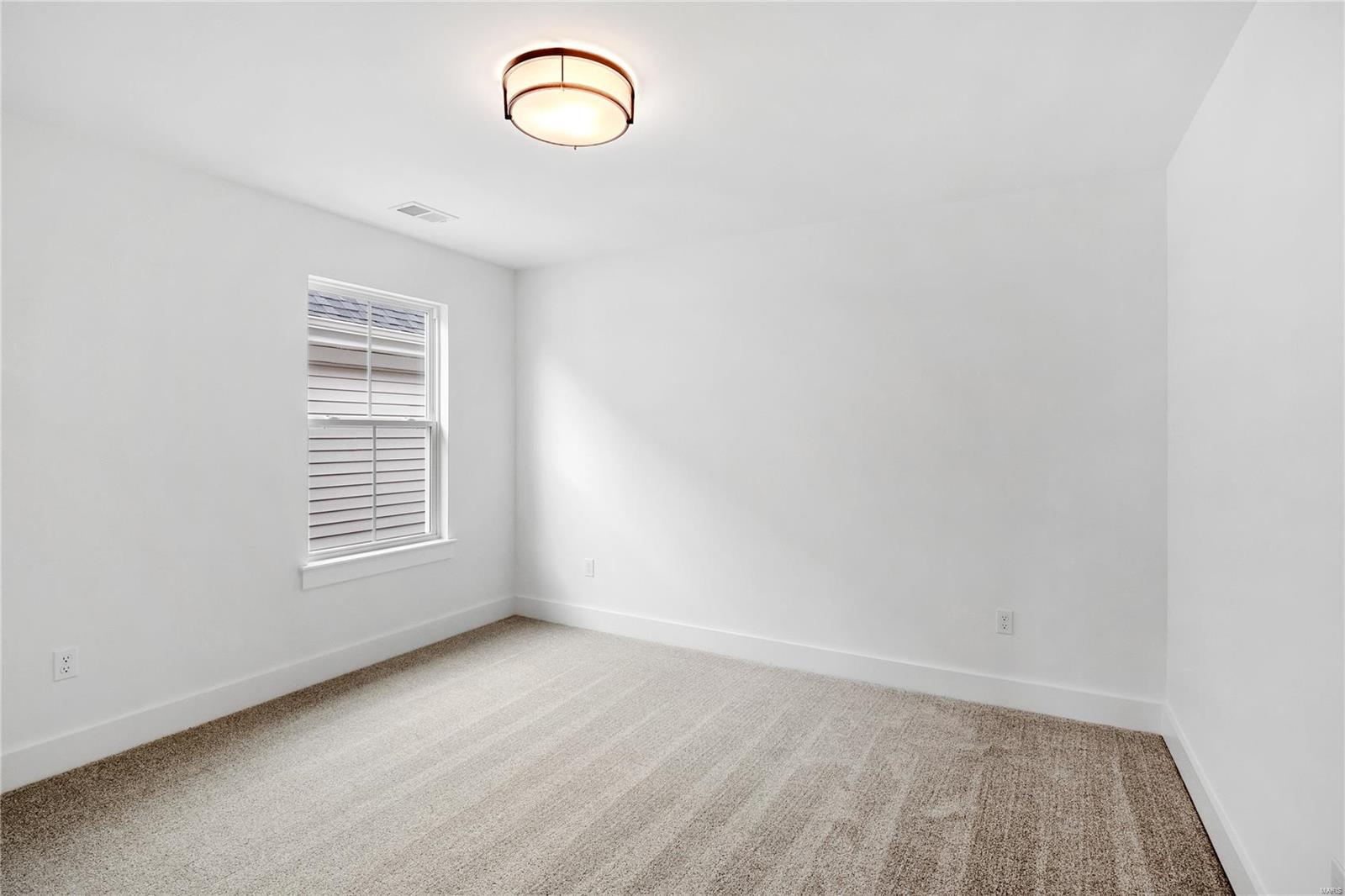 6927 Sutherland Avenue Property Photo 33